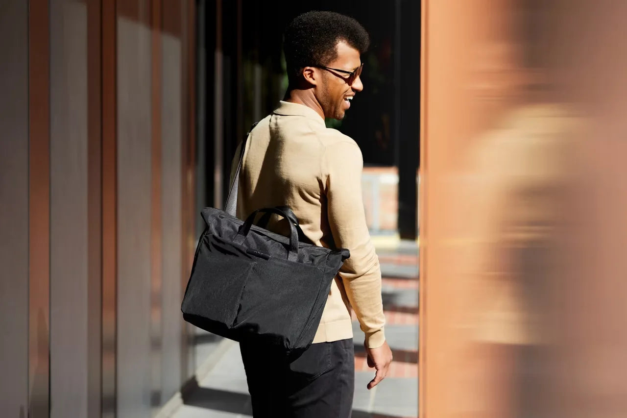 Tokyo Messenger Bag 16 - Image 12